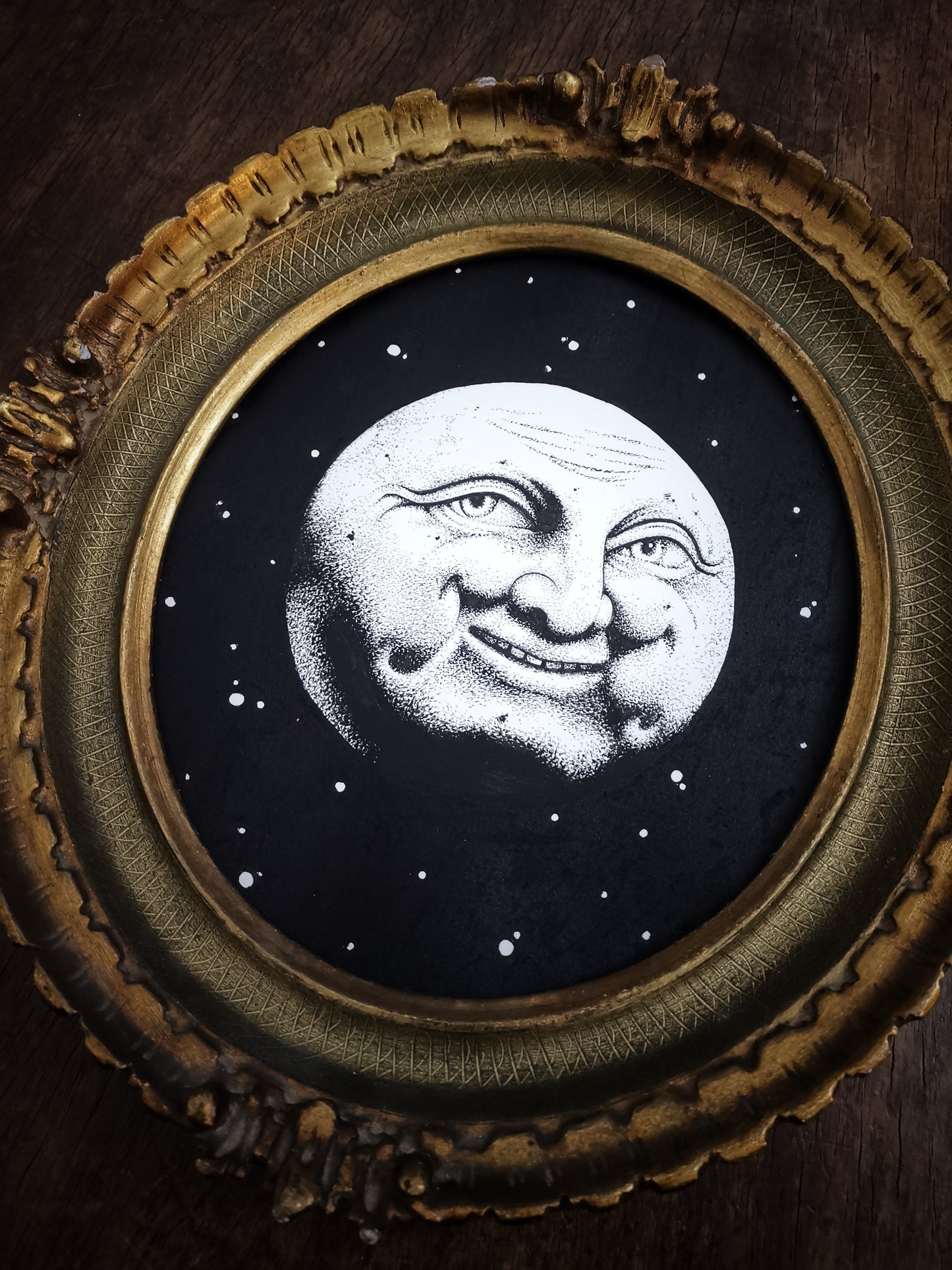 Cette nuit-là, j'ai entendu la lune sourire.
