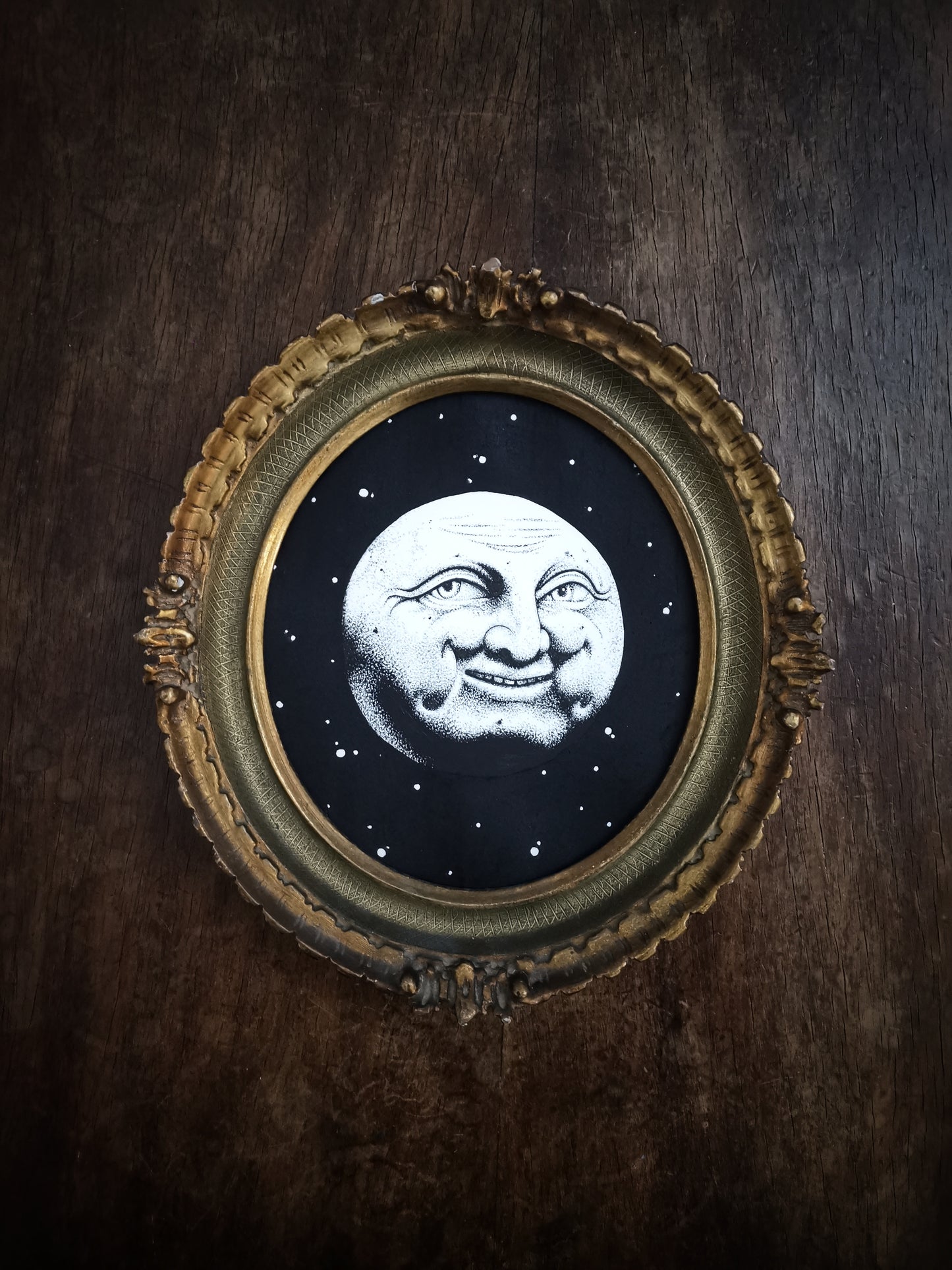 Cette nuit-là, j'ai entendu la lune sourire.